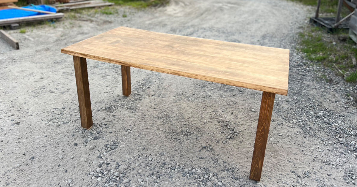 個人邸・テーブル